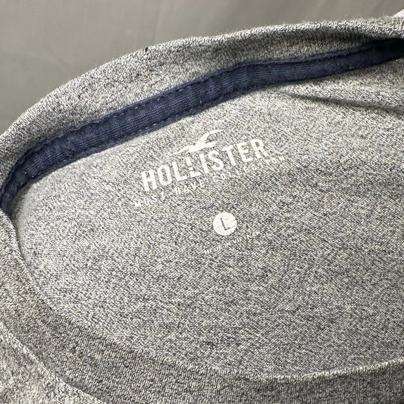 gray men’s Hollister must have collection tshirt size large - Picture 3 of 3